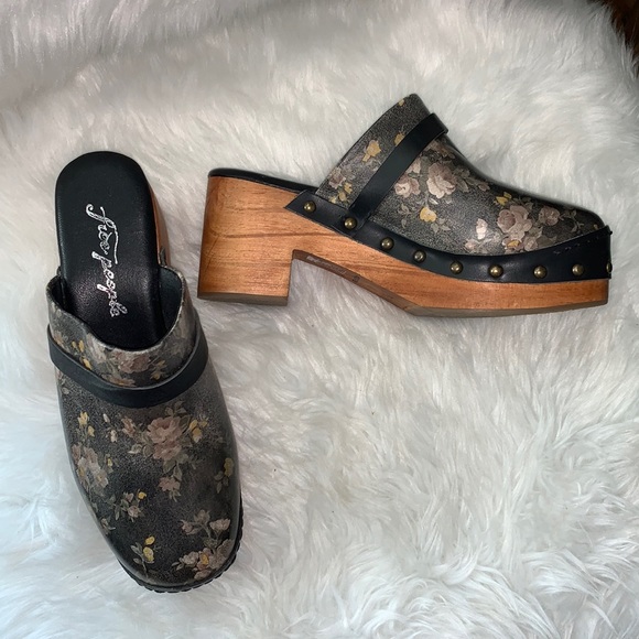 Free People Shoes - NWOB Free People Calabasas Clog Sz 36/6